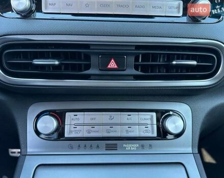 Красный Хендай Kona Electric, объемом двигателя 0 л и пробегом 86 тыс. км за 20600 $, фото 39 на Automoto.ua