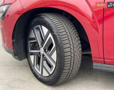 Красный Хендай Kona Electric, объемом двигателя 0 л и пробегом 67 тыс. км за 19999 $, фото 38 на Automoto.ua