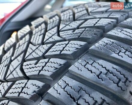 Красный Хендай Kona Electric, объемом двигателя 0 л и пробегом 113 тыс. км за 19900 $, фото 3 на Automoto.ua