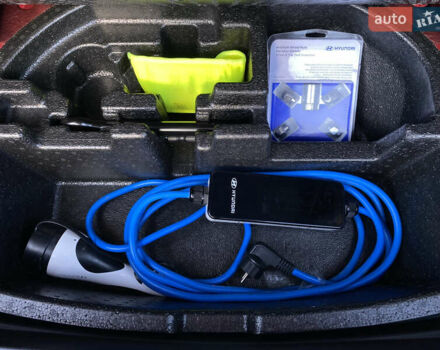 Червоний Хендай Kona Electric, об'ємом двигуна 0 л та пробігом 52 тис. км за 23200 $, фото 87 на Automoto.ua