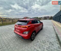 Красный Хендай Kona Electric, объемом двигателя 0 л и пробегом 161 тыс. км за 17999 $, фото 3 на Automoto.ua