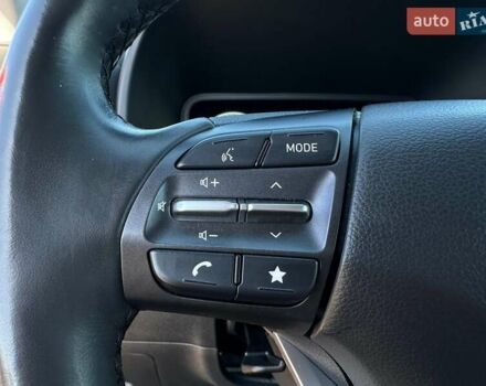 Красный Хендай Kona Electric, объемом двигателя 0 л и пробегом 86 тыс. км за 20600 $, фото 28 на Automoto.ua