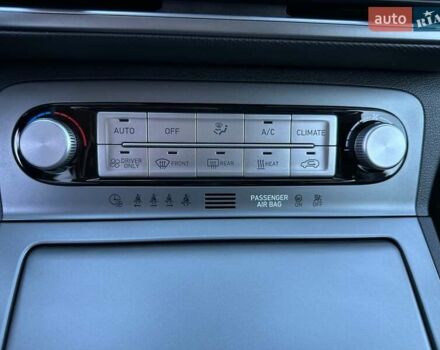 Красный Хендай Kona Electric, объемом двигателя 0 л и пробегом 86 тыс. км за 20600 $, фото 40 на Automoto.ua