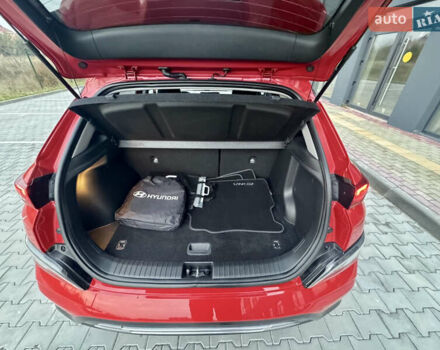 Красный Хендай Kona Electric, объемом двигателя 0 л и пробегом 161 тыс. км за 17999 $, фото 15 на Automoto.ua