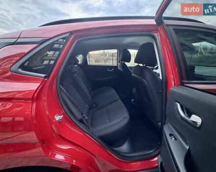 Красный Хендай Kona Electric, объемом двигателя 0 л и пробегом 161 тыс. км за 17999 $, фото 28 на Automoto.ua