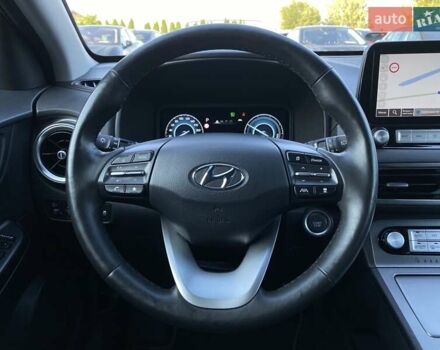 Красный Хендай Kona Electric, объемом двигателя 0 л и пробегом 105 тыс. км за 20500 $, фото 33 на Automoto.ua