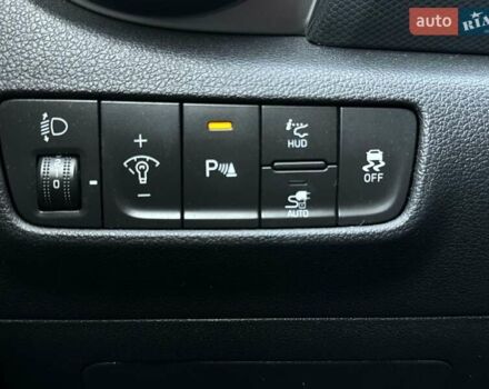 Красный Хендай Kona Electric, объемом двигателя 0 л и пробегом 113 тыс. км за 19900 $, фото 36 на Automoto.ua