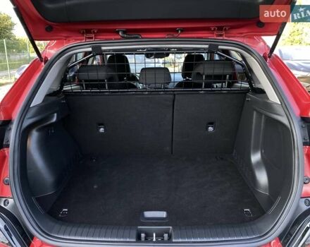 Красный Хендай Kona Electric, объемом двигателя 0 л и пробегом 105 тыс. км за 20500 $, фото 64 на Automoto.ua