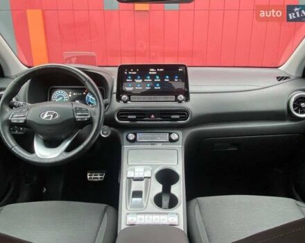 Красный Хендай Kona Electric, объемом двигателя 0 л и пробегом 67 тыс. км за 19999 $, фото 13 на Automoto.ua