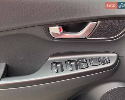 Красный Хендай Kona Electric, объемом двигателя 0 л и пробегом 67 тыс. км за 19999 $, фото 23 на Automoto.ua