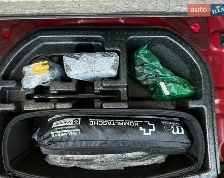 Красный Хендай Kona Electric, объемом двигателя 0 л и пробегом 113 тыс. км за 19900 $, фото 69 на Automoto.ua