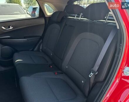 Красный Хендай Kona Electric, объемом двигателя 0 л и пробегом 86 тыс. км за 20600 $, фото 53 на Automoto.ua