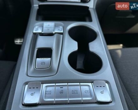 Красный Хендай Kona Electric, объемом двигателя 0 л и пробегом 113 тыс. км за 19900 $, фото 53 на Automoto.ua