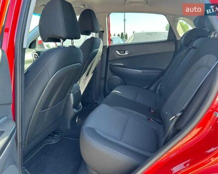 Красный Хендай Kona Electric, объемом двигателя 0 л и пробегом 86 тыс. км за 20600 $, фото 52 на Automoto.ua