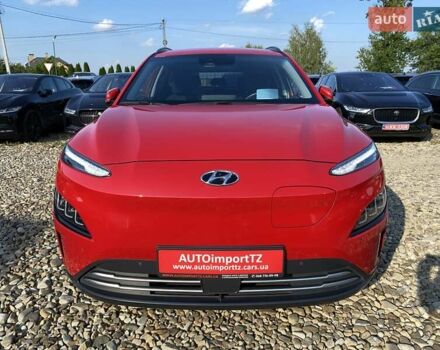 Красный Хендай Kona Electric, объемом двигателя 0 л и пробегом 105 тыс. км за 20500 $, фото 20 на Automoto.ua