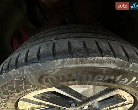 Красный Хендай Kona Electric, объемом двигателя 0 л и пробегом 113 тыс. км за 19900 $, фото 30 на Automoto.ua