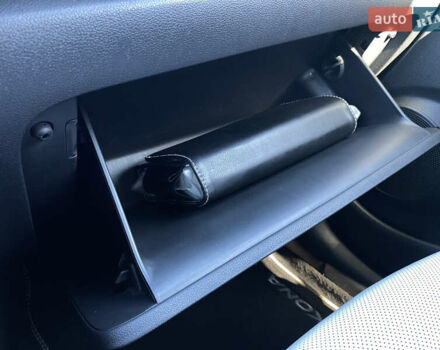 Червоний Хендай Kona Electric, об'ємом двигуна 0 л та пробігом 52 тис. км за 23200 $, фото 63 на Automoto.ua