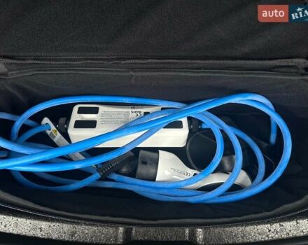 Красный Хендай Kona Electric, объемом двигателя 0 л и пробегом 86 тыс. км за 20600 $, фото 58 на Automoto.ua