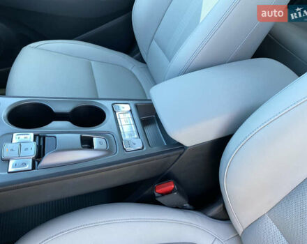 Червоний Хендай Kona Electric, об'ємом двигуна 0 л та пробігом 52 тис. км за 23200 $, фото 62 на Automoto.ua