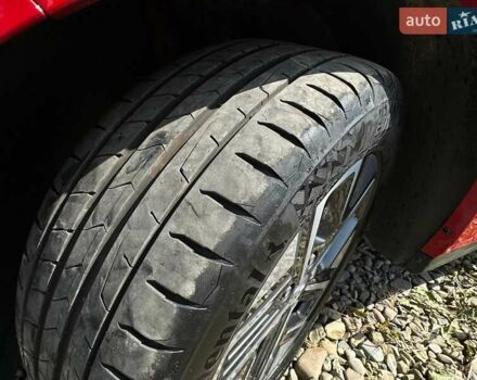 Красный Хендай Kona Electric, объемом двигателя 0 л и пробегом 113 тыс. км за 19900 $, фото 28 на Automoto.ua