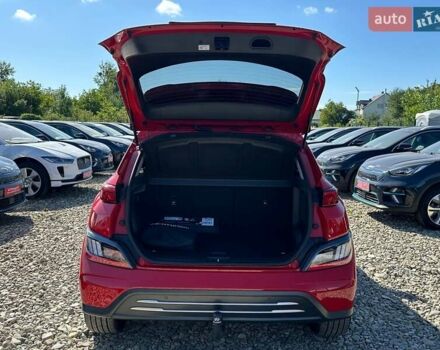Красный Хендай Kona Electric, объемом двигателя 0 л и пробегом 86 тыс. км за 20600 $, фото 55 на Automoto.ua