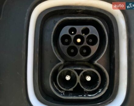 Красный Хендай Kona Electric, объемом двигателя 0 л и пробегом 113 тыс. км за 19900 $, фото 7 на Automoto.ua