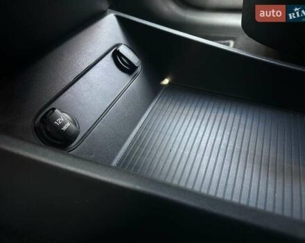 Красный Хендай Kona Electric, объемом двигателя 0 л и пробегом 113 тыс. км за 19900 $, фото 55 на Automoto.ua