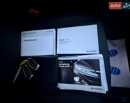 Красный Хендай Kona Electric, объемом двигателя 0 л и пробегом 161 тыс. км за 17999 $, фото 23 на Automoto.ua