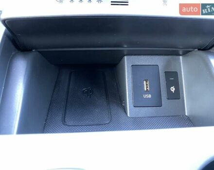 Красный Хендай Kona Electric, объемом двигателя 0 л и пробегом 105 тыс. км за 20500 $, фото 7 на Automoto.ua