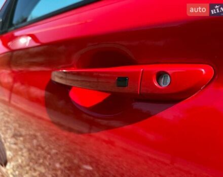 Красный Хендай Kona Electric, объемом двигателя 0 л и пробегом 113 тыс. км за 19900 $, фото 5 на Automoto.ua