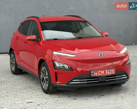 Красный Хендай Kona Electric, объемом двигателя 0 л и пробегом 89 тыс. км за 19799 $, фото 2 на Automoto.ua