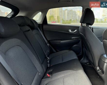 Красный Хендай Kona Electric, объемом двигателя 0 л и пробегом 53 тыс. км за 16900 $, фото 34 на Automoto.ua