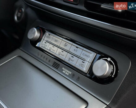 Красный Хендай Kona Electric, объемом двигателя 0 л и пробегом 53 тыс. км за 16900 $, фото 27 на Automoto.ua