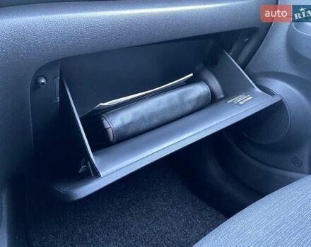 Красный Хендай Kona Electric, объемом двигателя 0 л и пробегом 113 тыс. км за 19950 $, фото 53 на Automoto.ua