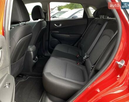 Красный Хендай Kona Electric, объемом двигателя 0 л и пробегом 117 тыс. км за 19200 $, фото 66 на Automoto.ua