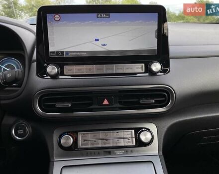 Красный Хендай Kona Electric, объемом двигателя 0 л и пробегом 117 тыс. км за 19200 $, фото 42 на Automoto.ua