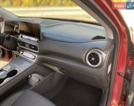 Червоний Хендай Kona Electric, об'ємом двигуна 0 л та пробігом 22 тис. км за 23700 $, фото 26 на Automoto.ua