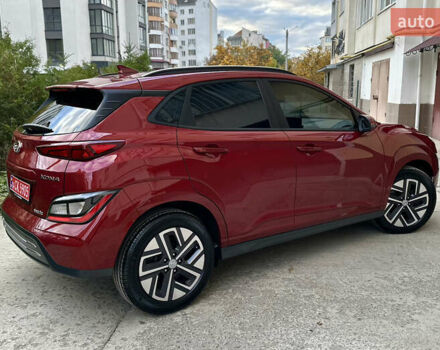 Красный Хендай Kona Electric, объемом двигателя 0 л и пробегом 84 тыс. км за 16950 $, фото 5 на Automoto.ua