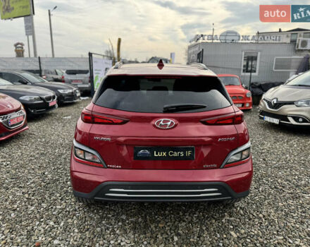Красный Хендай Kona Electric, объемом двигателя 0 л и пробегом 51 тыс. км за 17999 $, фото 11 на Automoto.ua