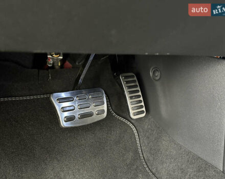 Красный Хендай Kona Electric, объемом двигателя 0 л и пробегом 89 тыс. км за 19799 $, фото 41 на Automoto.ua