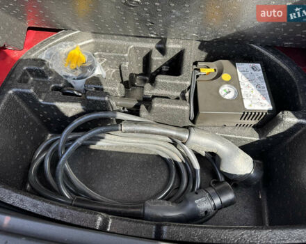 Красный Хендай Kona Electric, объемом двигателя 0 л и пробегом 53 тыс. км за 16900 $, фото 39 на Automoto.ua