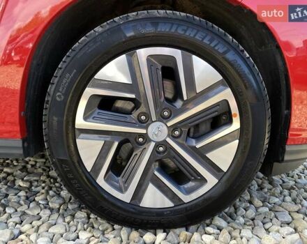 Красный Хендай Kona Electric, объемом двигателя 0 л и пробегом 117 тыс. км за 19200 $, фото 25 на Automoto.ua