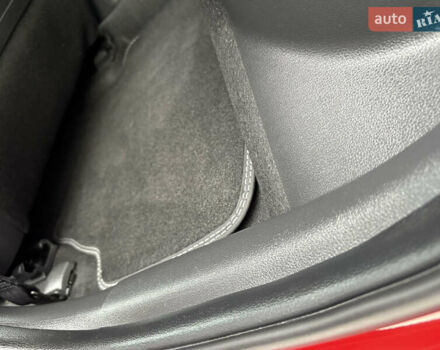 Красный Хендай Kona Electric, объемом двигателя 0 л и пробегом 89 тыс. км за 19799 $, фото 46 на Automoto.ua