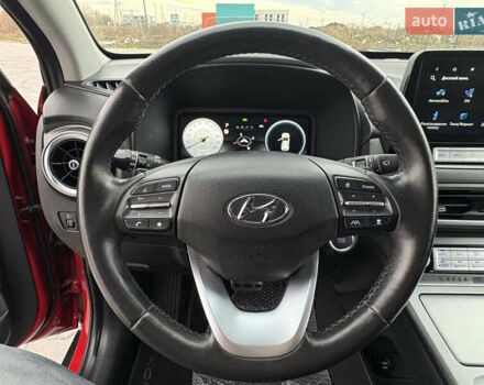 Красный Хендай Kona Electric, объемом двигателя 0 л и пробегом 89 тыс. км за 19799 $, фото 63 на Automoto.ua