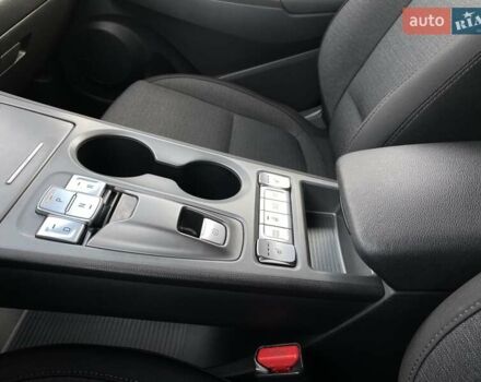 Красный Хендай Kona Electric, объемом двигателя 0 л и пробегом 117 тыс. км за 19200 $, фото 5 на Automoto.ua