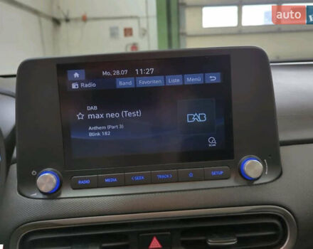 Красный Хендай Kona Electric, объемом двигателя 0 л и пробегом 84 тыс. км за 16950 $, фото 88 на Automoto.ua