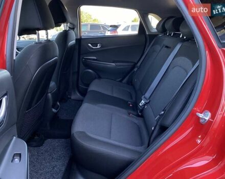 Красный Хендай Kona Electric, объемом двигателя 0 л и пробегом 113 тыс. км за 19950 $, фото 69 на Automoto.ua