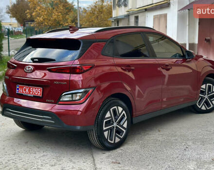 Красный Хендай Kona Electric, объемом двигателя 0 л и пробегом 84 тыс. км за 16950 $, фото 10 на Automoto.ua