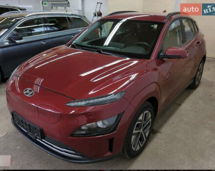 Красный Хендай Kona Electric, объемом двигателя 0 л и пробегом 84 тыс. км за 16950 $, фото 84 на Automoto.ua