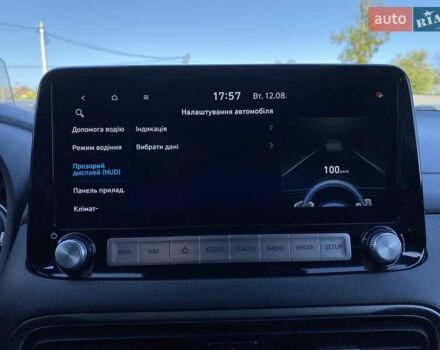 Красный Хендай Kona Electric, объемом двигателя 0 л и пробегом 113 тыс. км за 19950 $, фото 60 на Automoto.ua